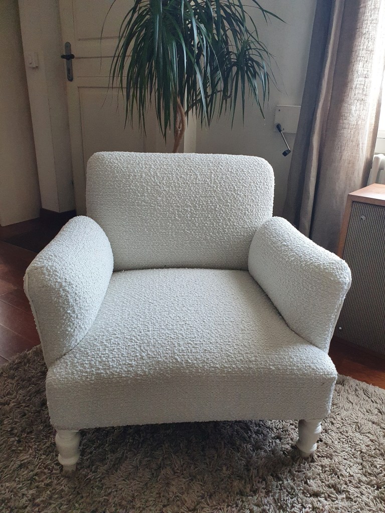Fauteuil style Napoléon III, réfection de fauteuil, cours de réfection de fauteuil, cours de tapisserie d'ameublement,  atelier réfection de fauteuil, rénovation siège, rénovation fauteuil, DIY
