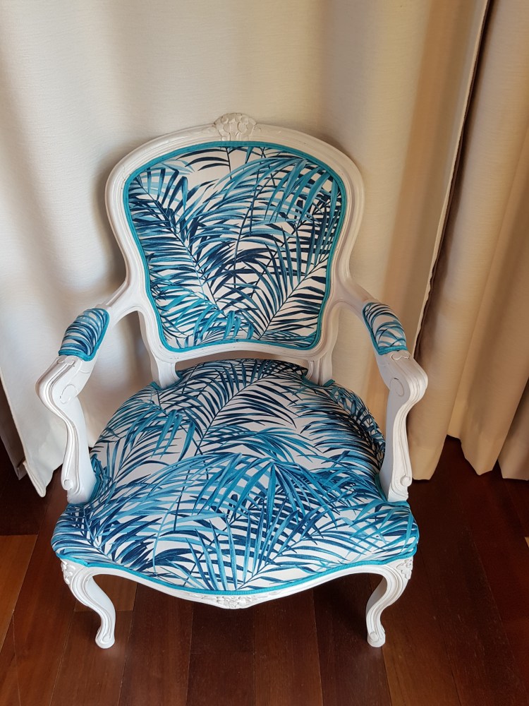 Fauteuil cabrilet Louis XV , réfection de fauteuil, cours de réfection de fauteuil, cours de tapisserie d'ameublement,  atelier réfection de fauteuil, rénovation siège, rénovation fauteuil, DIY