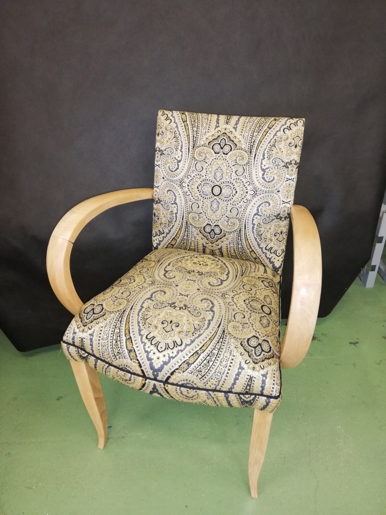 Fauteuil bridge, réfection de fauteuil, cours de réfection de fauteuil, cours de tapisserie d'ameublement,  atelier réfection de fauteuil, rénovation siège, rénovation fauteuil, DIY