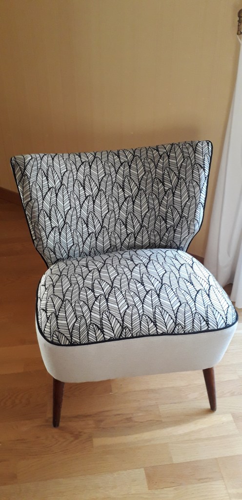 Fauteuil cocktail, réfection de fauteuil, cours de réfection de fauteuil, cours de tapisserie d'ameublement,  atelier réfection de fauteuil, rénovation siège, rénovation fauteuil, DIY