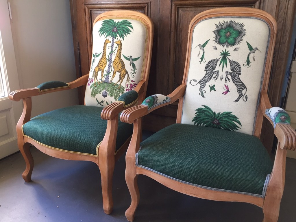 Fauteuils Voltaire enfants, réfection de fauteuil, cours de réfection de fauteuil, cours de tapisserie d'ameublement, atelier réfection de fauteuil, rénovation siège, rénovation fauteuil, DIY, 