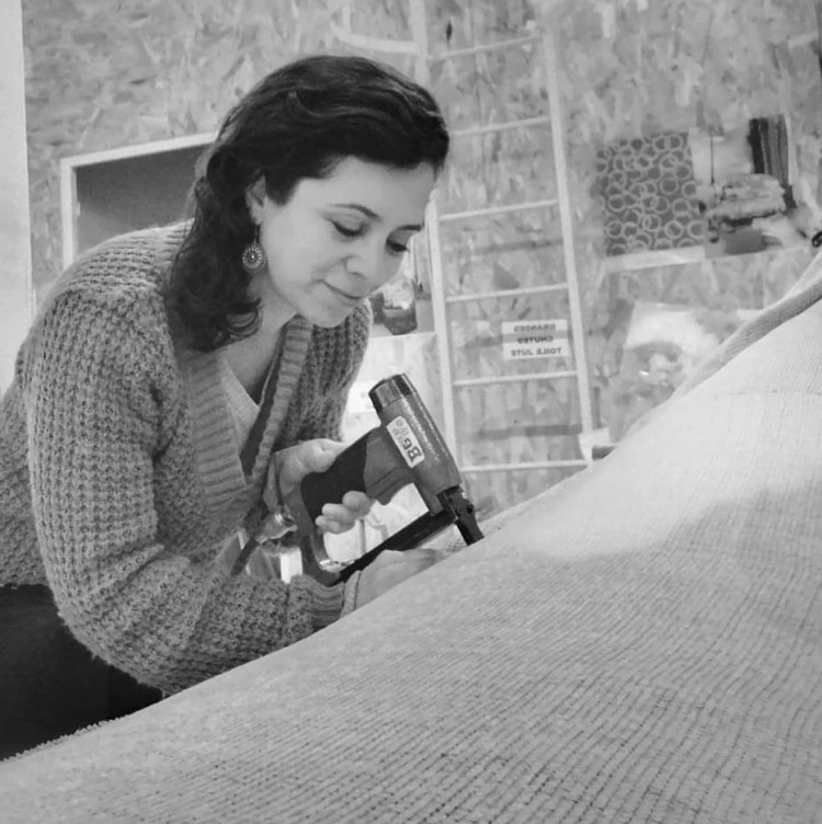 Lydie TALAMO, tapissier d'ameublement, tapissier décorateur, professeur tapisserie d'ameublement.