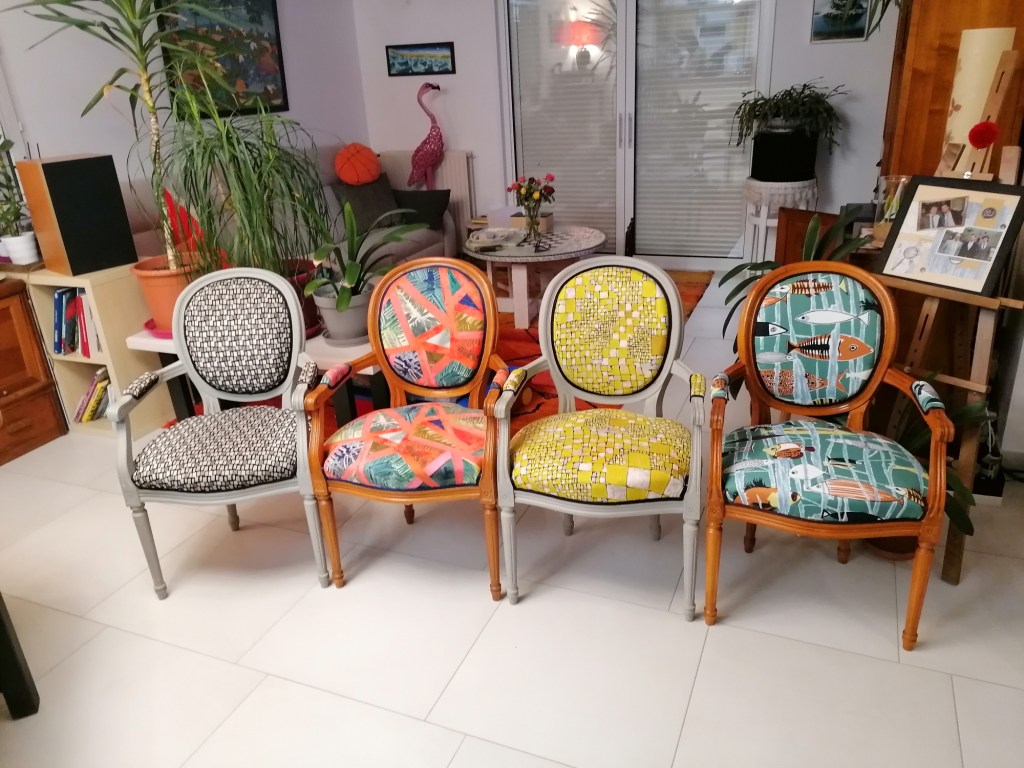 Fauteuils cabriolet Louis XVI, réfection de fauteuil, cours de réfection de fauteuil, cours de tapisserie d'ameublement,  atelier réfection de fauteuil, rénovation siège, rénovation fauteuil, DIY