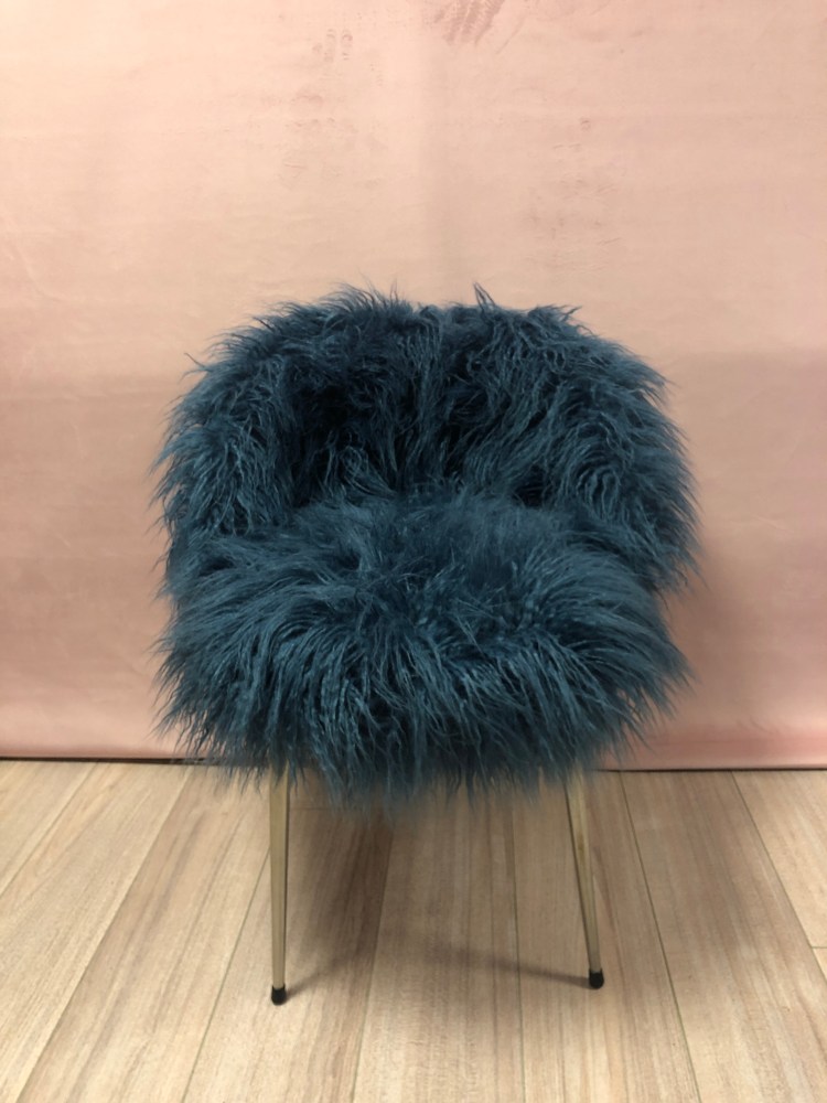 Chaise 60-70's , réfection de fauteuil, cours de réfection de fauteuil, cours de tapisserie d'ameublement, atelier réfection de fauteuil, rénovation siège, rénovation fauteuil, DIY