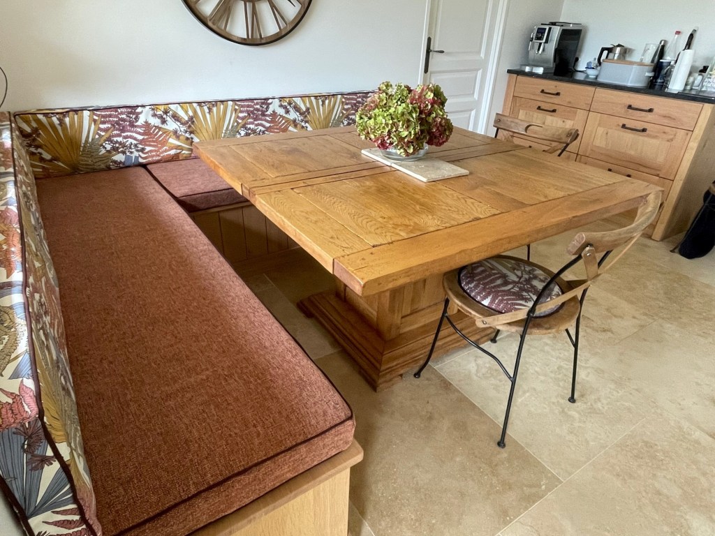 Couture, couture ameublement, couture décor, coussin avec passepoil, banquette, banquette de cuisine, banquette avec passepoil, DIY, couture maison, cours de couture