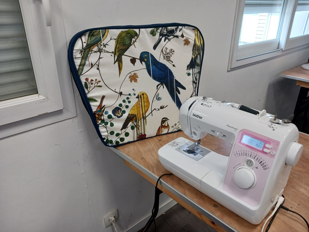 enveloppe de coussin, coussin, couture, machine à coudre, pose de fermeture.