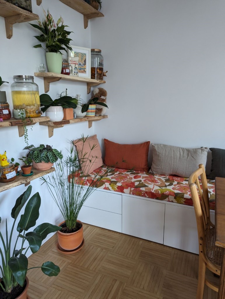 housse de banquette, enveloppe de coussin, coussin de banquette, couture ameublement, couture machine, machine à coudre.